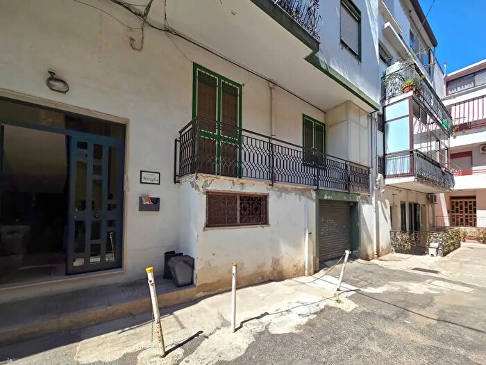 Appartamento trilocale in vendita in Via Polveriera IV Traversa, Messina