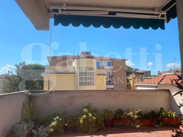 Appartamento con 5 locali in vendita in Via Rosselli Snc, Foligno
