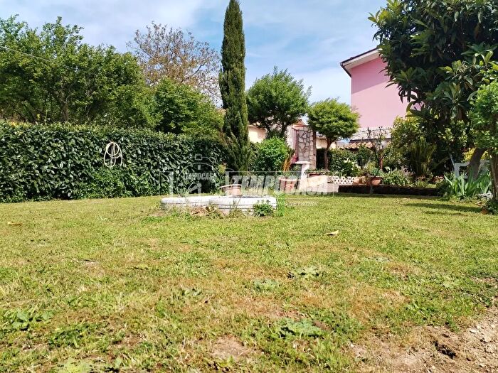 Casa quadrilocale in vendita in Via Schiti, Contrada