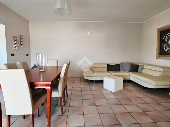 Appartamento con 7 locali in vendita in Via Papa Giovanni XXIII, Galatone