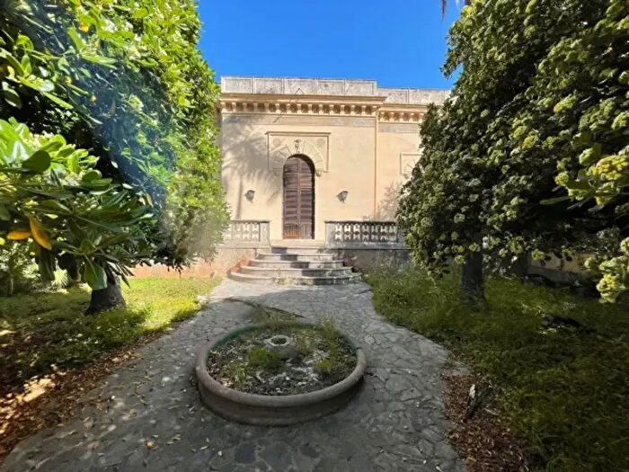 Casa con 6 locali in affitto in Via Nuova, Palermo