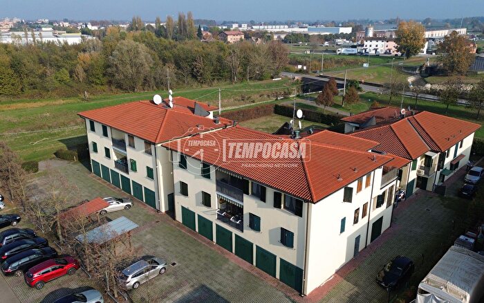 Appartamento trilocale in vendita in Via Vittorio Borghi, Reggio Emilia