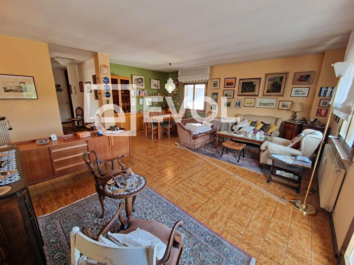 Appartamento quadrilocale in vendita in Via Dante, Tarcento