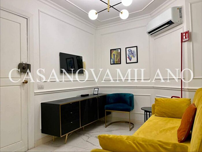 Appartamento trilocale in vendita in San Babila, Milano