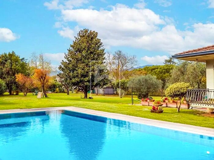 Casa con 5 locali in vendita in Via Pisenze, Manerba Del Garda