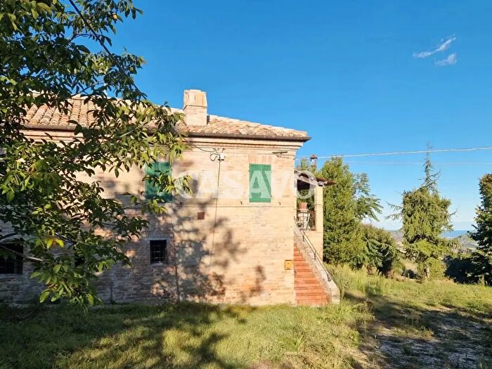 Casa con 12 locali in vendita in Contrada Crocifisso, Cossignano