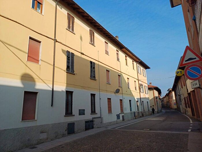 Appartamento bilocale in affitto in Piazzetta Gaetano Annoni, Verderio Inferiore, Verderio