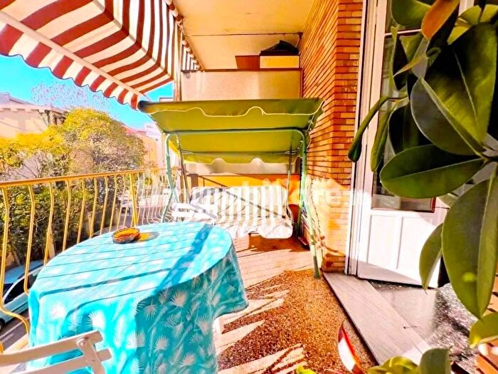 Appartamento con 5 locali in vendita in Via XXV Aprile, Albisola Superiore