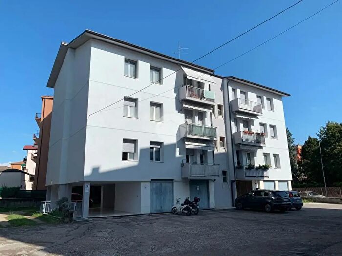 Appartamento con 5 locali in vendita in Via Gaspare del Carretto, Verona