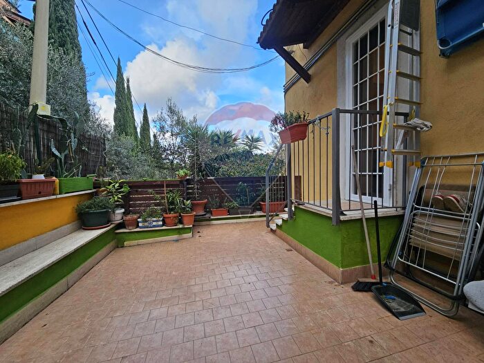 Appartamento trilocale in vendita in Via del Forte Bravetta, Roma