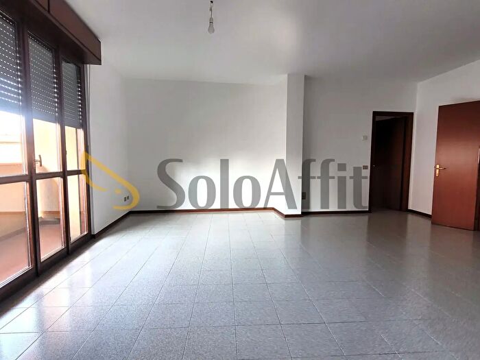 Appartamento trilocale in affitto in Via SantAmbrogio, Parabiago