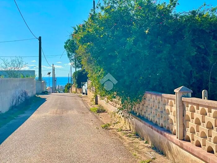 Casa quadrilocale in vendita in Via Luigi Tenco, Salve