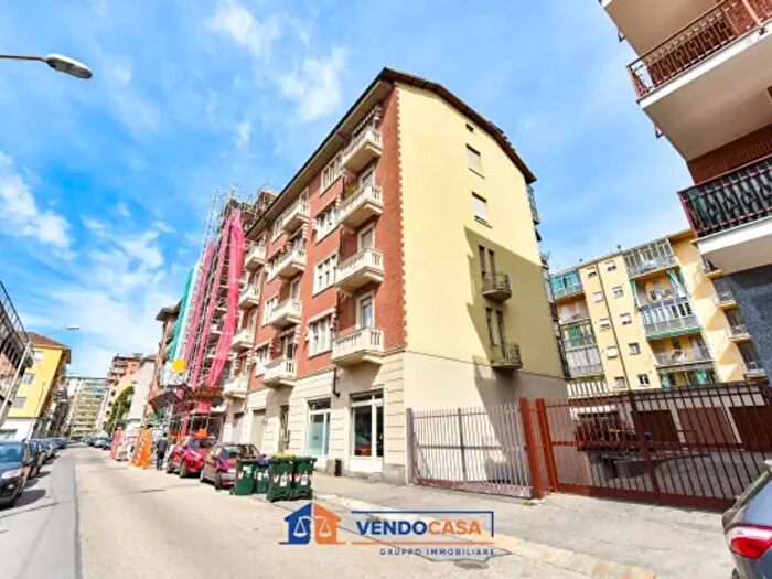 Appartamento bilocale in vendita in Via La Loggia d, Torino