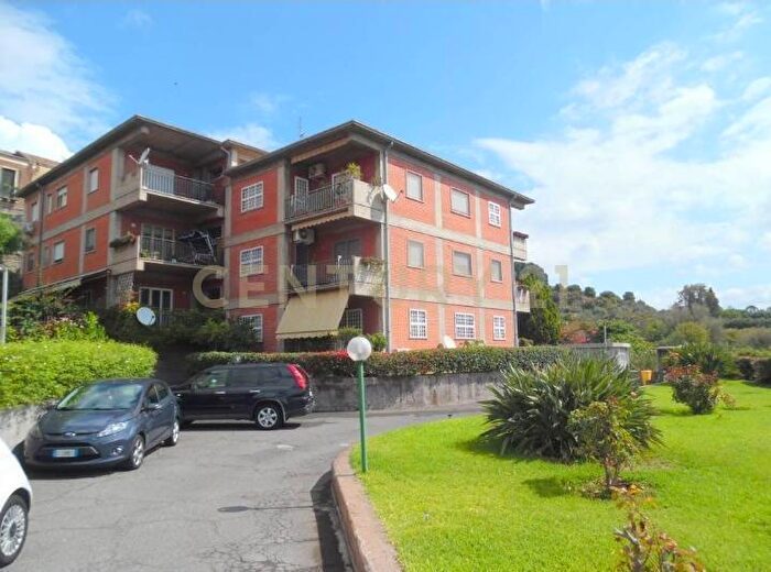 Appartamento con 5 locali in vendita in Via Alessandro Scarlatti, Aci Castello