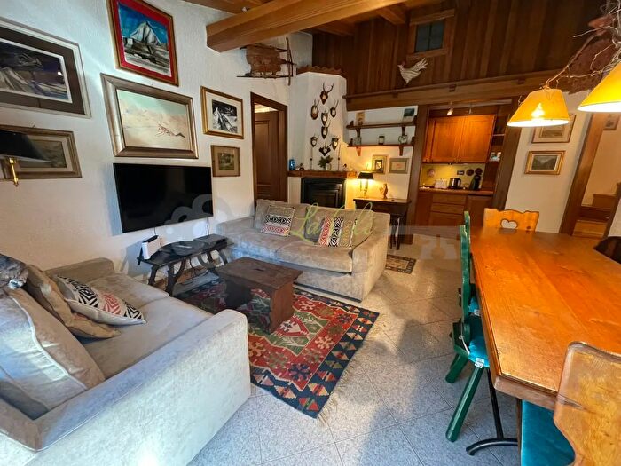 Appartamento trilocale in vendita in Courmayeur