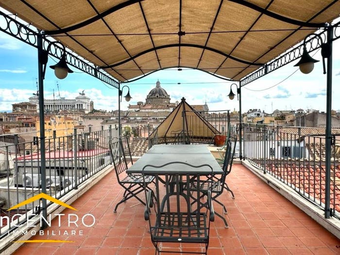 Casa monolocale in affitto in Pantheon, Roma