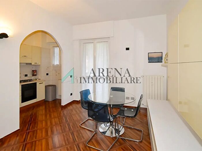 Appartamento trilocale in vendita in Viale Ungheria, Milano