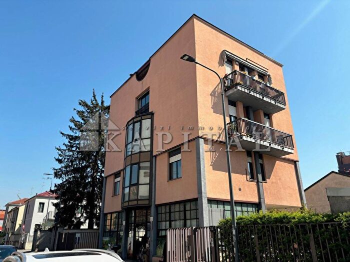 Appartamento bilocale in affitto in Via Apelle, Precotto, Milano