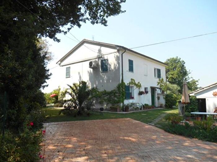 Casa con 6 locali in vendita in Loretello, Ostra