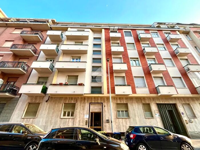 Appartamento trilocale in vendita in Via Caltanissetta, Torino