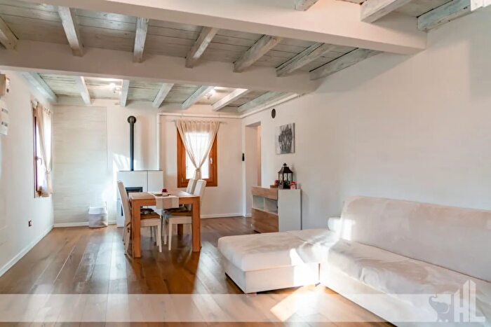 Casa quadrilocale in vendita in Pordenone