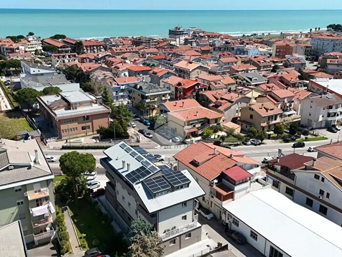 Appartamento bilocale in vendita in Via Giovanni Pascoli, Pineto