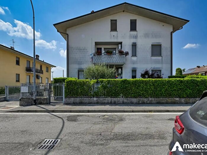 Appartamento trilocale in vendita in Via Europa, Casalmaiocco