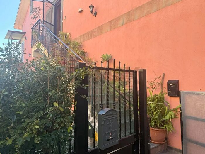 Appartamento trilocale in vendita in Via San Francesco dAssisi, Riposto