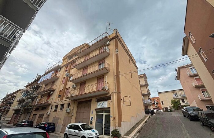 Appartamento quadrilocale in vendita in Via Alcide De Gasperi Campofelice di Roccella, Campofelice Di Roccella