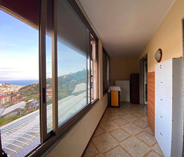 Appartamento con 5 locali in vendita in Strada Borgo Opaco Sanremo, Sanremo