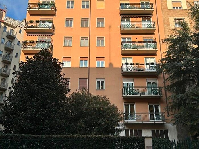 Appartamento monolocale in affitto in Via Achille Zezon, Centrale, Milano