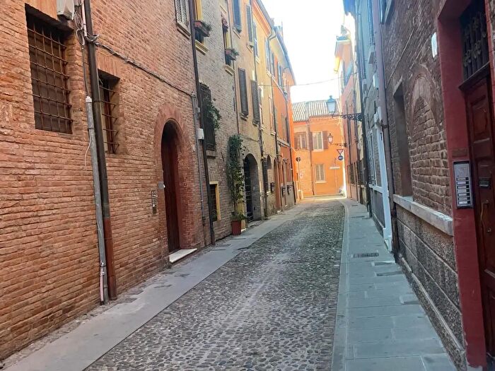 Appartamento bilocale in vendita in Via Cavedone, Ferrara