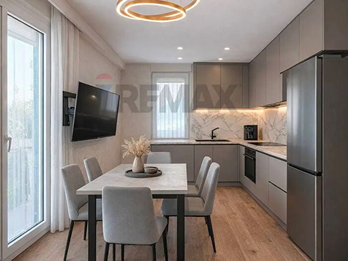 Appartamento trilocale in vendita in Via Monsignore Luigi Castelli, Desio