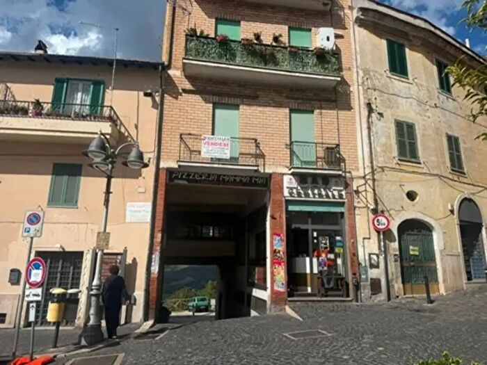 Appartamento trilocale in vendita in Piazza Dante Alighieri, Castel Madama