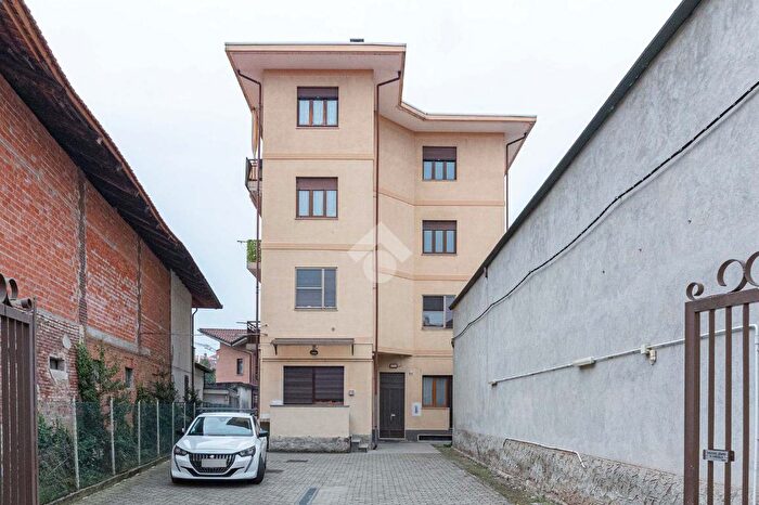 Appartamento trilocale in vendita in Via Roma, Cirie