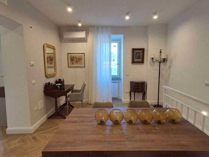 Appartamento quadrilocale in affitto in Via Ponti Rossi, Ponti Rossi, Napoli