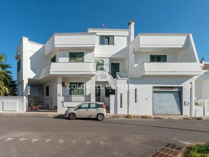 Casa con 6 locali in vendita in Via Manara, Miggiano