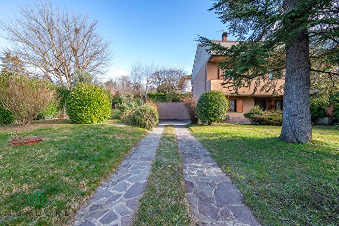 Casa con 7 locali in vendita in Via Alexander Fleming, Monte San Pietro