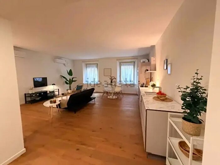 Appartamento con 5 locali in vendita in Corso Canalchiaro, Modena