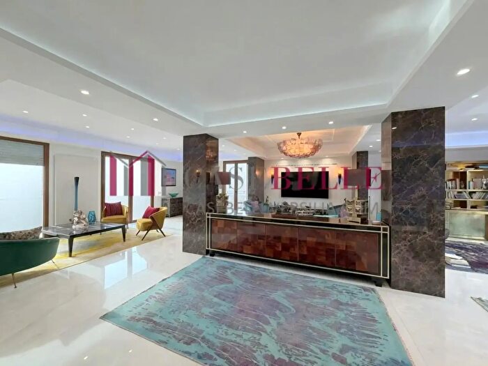 Appartamento quadrilocale in vendita in Massa