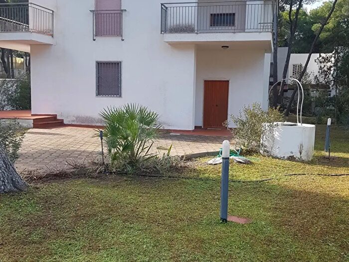 Casa con 6 locali in vendita in Via Viking I, Castellaneta