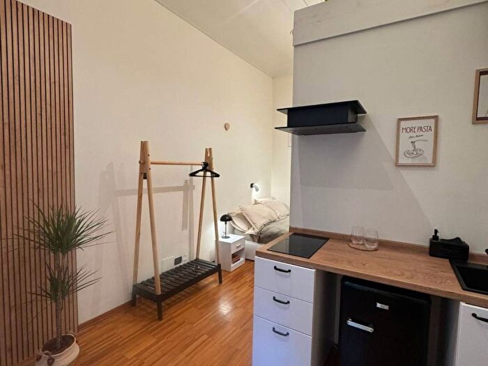 Appartamento bilocale in affitto in Via Andrea Massena, Crocetta, Torino