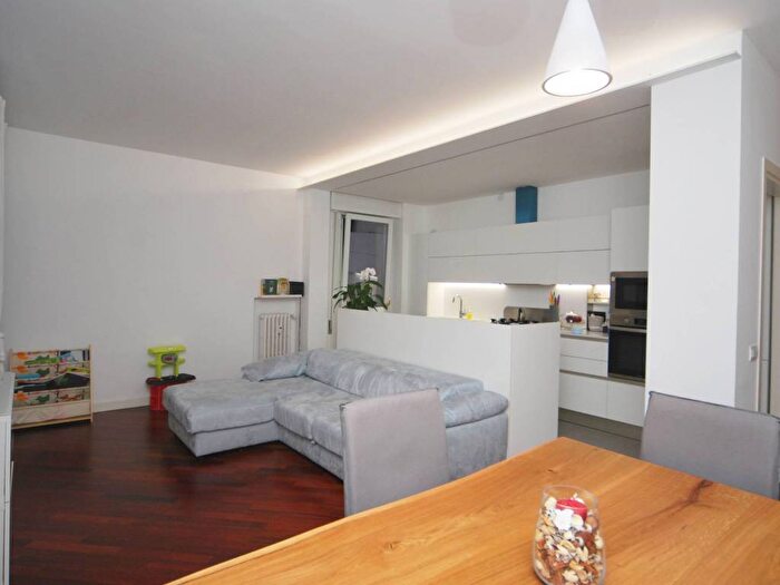 Appartamento trilocale in affitto in Via Savonarola, Savonarola Ponte Molino, Padova