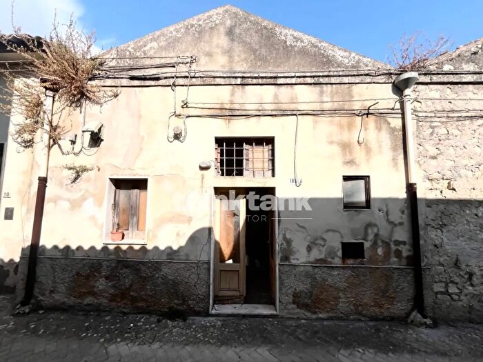 Casa trilocale in vendita in Via Placido Caraffa, Modica