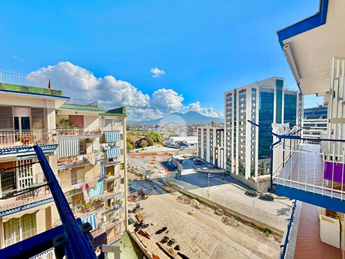 Appartamento quadrilocale in vendita in Via Nuova Poggioreale, Napoli