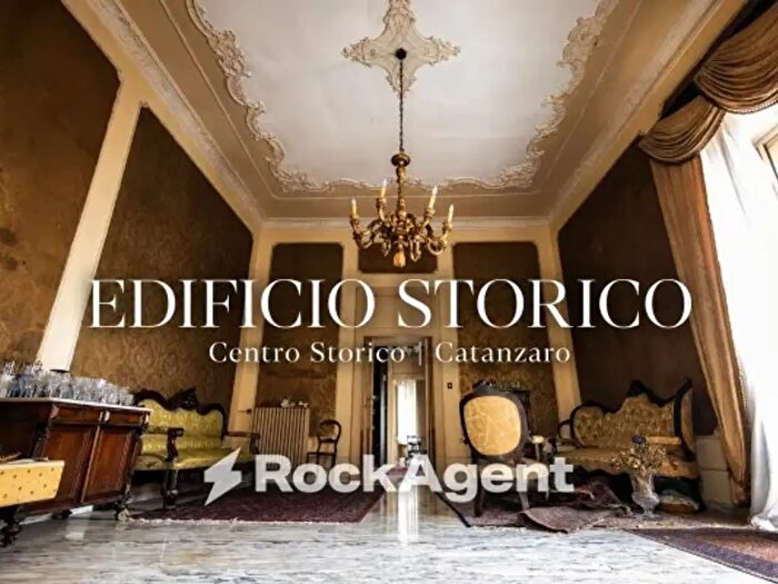 Appartamento con 5 locali in vendita in Discesa Cavour, Catanzaro