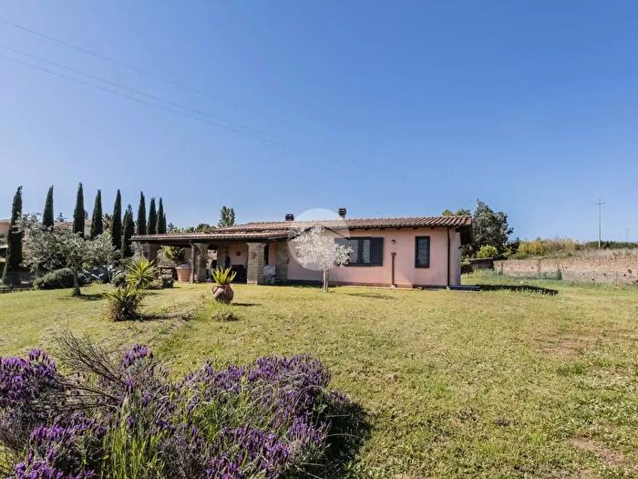 Casa trilocale in vendita in Via Marte, Monterosi
