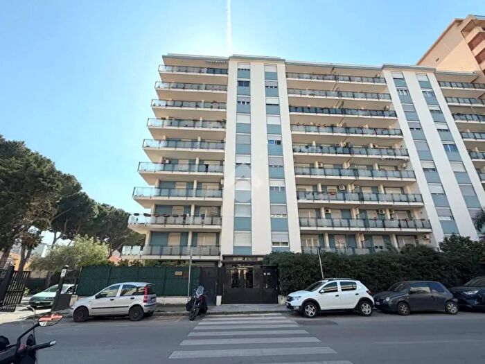 Appartamento quadrilocale in vendita in Via degli Emiri, Palermo