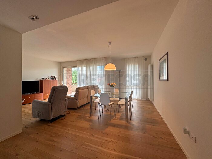 Appartamento con 5 locali in affitto in Bassano Del Grappa