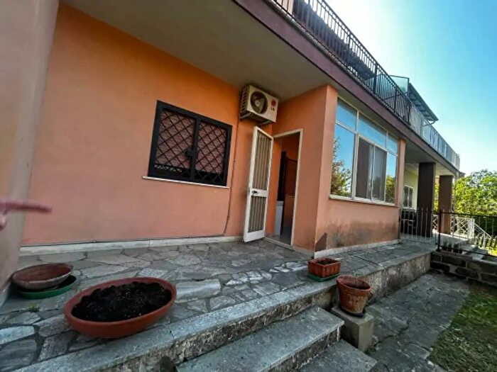 Appartamento trilocale in vendita in Via della Corona Australe, Fiumicino